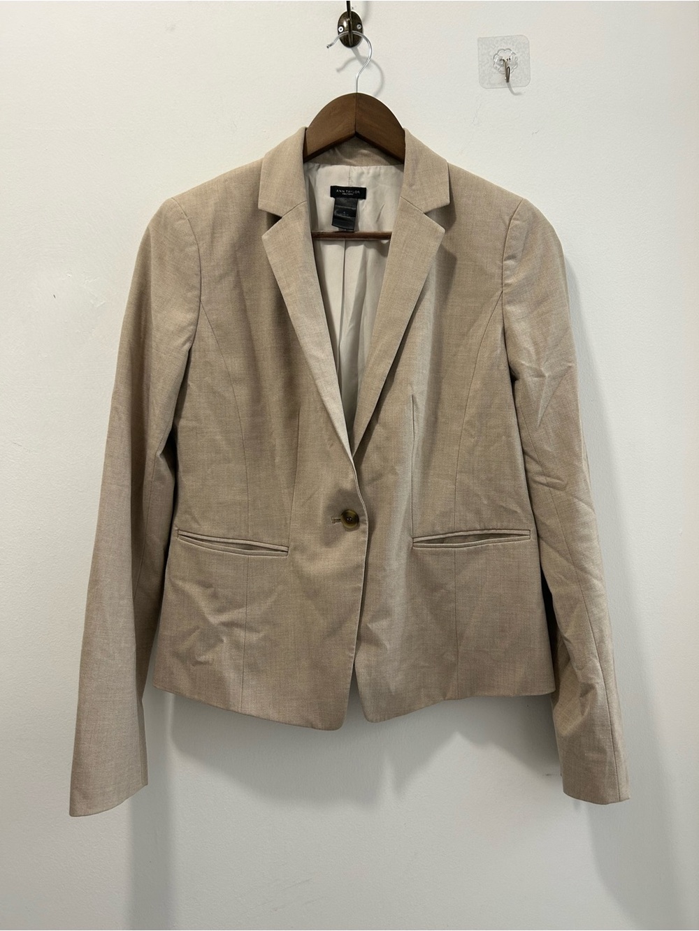 Women’s Beige One-Button Blazer